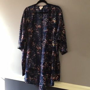 Lularoe Lindsay kimono Size L